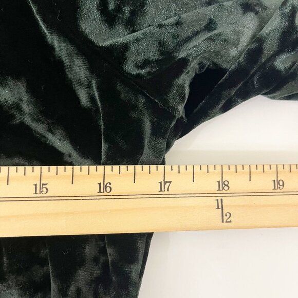 Victoria's Secret Black Velvet Long Sleeve Bodysuit Deep V-Neck Size M/L - Picture 6 of 6